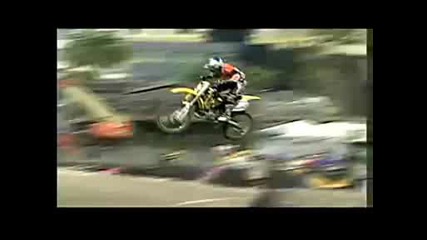 Horrible crash of Jeremy Lusk and other terrible freestyle motocross accidents.