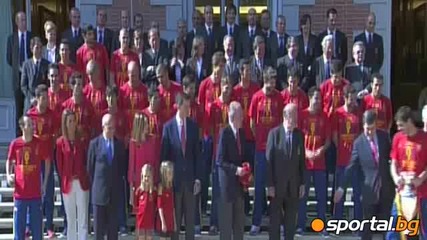 Кралят на Испания Хуан Карлос прие европейските шампиони по футбол