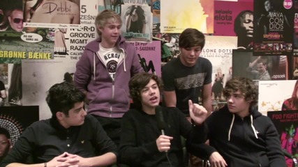 One Direction - Говорят за "мъжките неща" , X Factor и What Makes You Beautiful пред Sugarscape