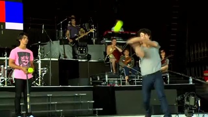 Jonas Brothers - Tonight (високо качество)