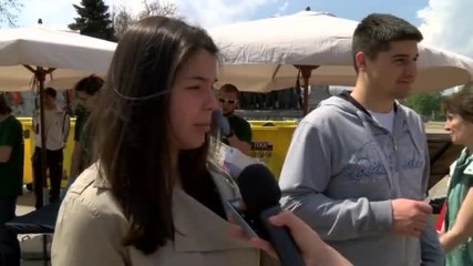Книги за... над 4 тона пластмаса