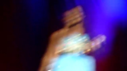 Shontelle пее песента,която написа за Rihanna - Man Down - Manchester - 26.02.11