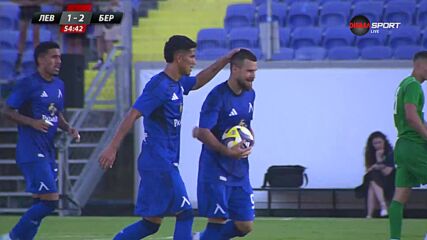 Кирилов намали изоставането на Левски