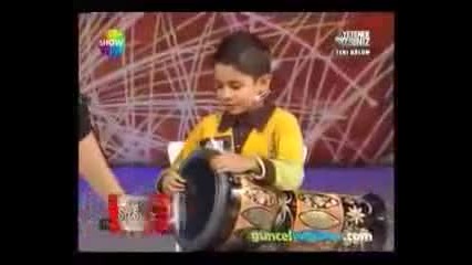 9 godishen sas darbuka