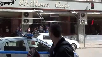 Екшън, завършил със стрелба пред Ру,полиция в действие!