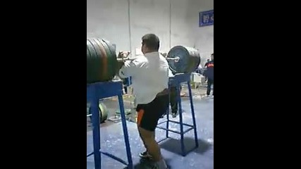Hossein Rezazadeh 280kg 617lb Front Squat [www.keepvid.com]