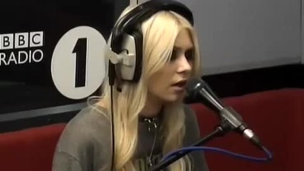 The Pretty Reckless - Just Tonight in the Live Lounge