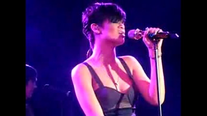 Rihanna - Unfaithful Live