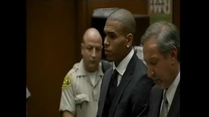 Chris Brown получава 5 години изпитателен срок за случея с Rihanna