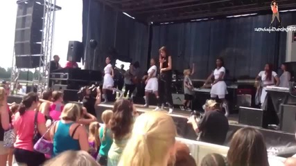 Live. Zendaya - Replay Performing at Saratoga, Ny Concert