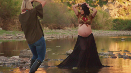 Brie Bella shares important news with JJ and Lauren Garcia at her final maternity photoshoot: Total Bellas, Sept. 27, 2017