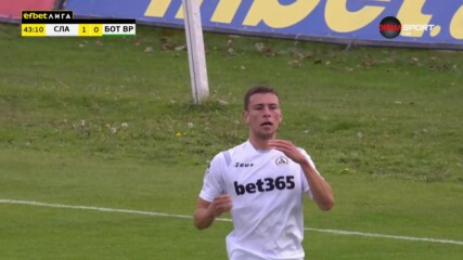 Мартин Георгиев откри за Славия в самия край на полувремето