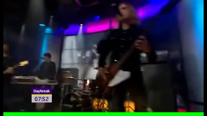 Daybreak Selena Gomez sings Round and Round live in the studio - 27910 - itv.comda 