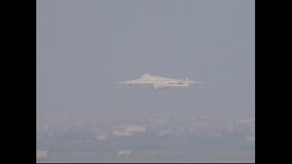 Най - големият Карго самолет - Ан 225 - излита