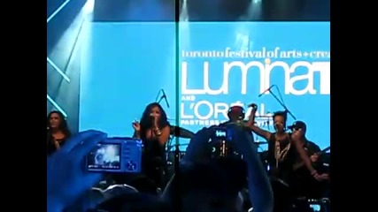 Melanie Fiona - Give It To Me Right live (2010)
