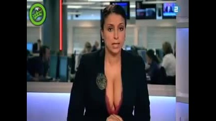 Тв Водещата е решила да си покаже циците в ефир