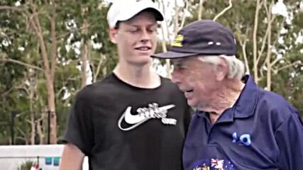 Никога не е късно за тенис: Двама мъже на 99 и 98 г. ще се състезават в благотворителен мач