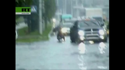 Луди руснаци карат сърф !