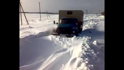 Зил-131 гази в 1 метър сняг