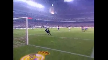 Красив гол на Зедорф с екипа на Реал Мадрид . 