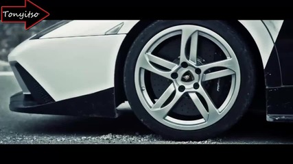 Гонка между колите от Need For Speed Hot Pursuit на Живо