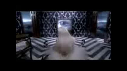 kerli : walking on air..