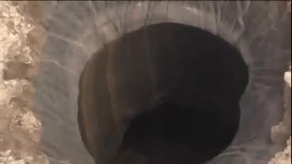 Откриха Огромна дупка в земята - Тюменска област на Русия