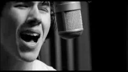 { Nick Jonas - Who I Am }