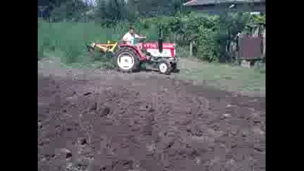Traktor Yanmar