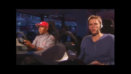 Люис Хамилтън играе Formula 1™ играта на Codemasters !!!
