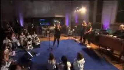 Kelly Clarkson My Life Would Suck Without You Live Walmart Soundcheck 2009 
