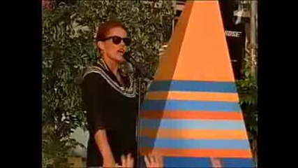 Belinda Carlisle - In Too Deep (live)
