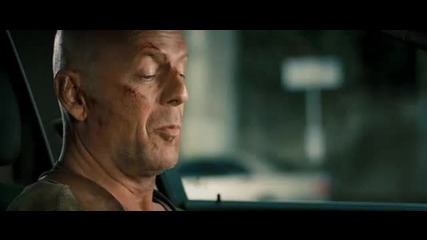 Филмът Умирай трудно 4 (2007) / Die Hard 4 [част 6]
