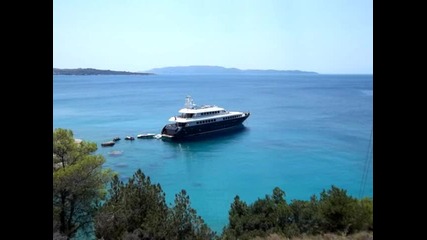 A La Carte - In The Summer Sun of Greece