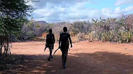 Танзания 1, Хадзабе- последните ловци на саваната (''Без багаж'', еп.184)