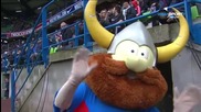 Симпатичният талисман на Каен поздрави публиката