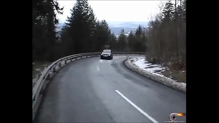 Обиколко на аутобана - Audi S3 vs Vw R32