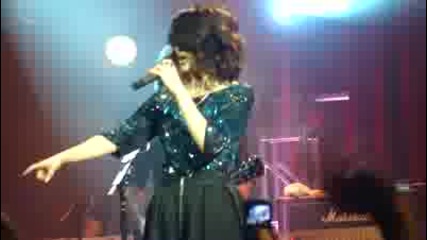 Selena Gomez & The Scene - Naturally (live in San Diego) 