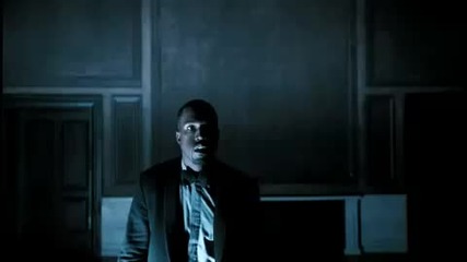 Kanye West - Flashing Lights ft Dwele + Превод
