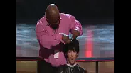 Joe Jonas gets haircut by Mike Tyson Teen Choice Awards 2009