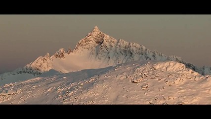 Красивите заснежени планини - H Q 