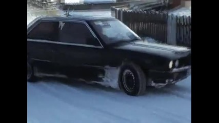 Българин дрифти с Bmw E30