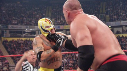 Rey Mysterio vs. Kane - No Disqualification Match: Raw, Nov. 10, 2008