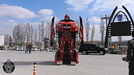Bmw се превръща в робот от Transformers