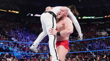 Lars Sullivan bulldozes over R-Truth: SmackDown LIVE, April 16, 2019
