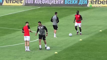 ЦСКА 1948 и Хебър загряват