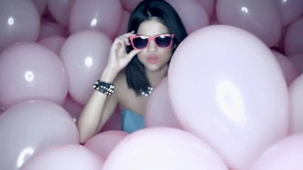 « Превод! » Selena Gomez ft. The Scene - Hit The Lights ( Version 2 ) [ Official Music Video ]
