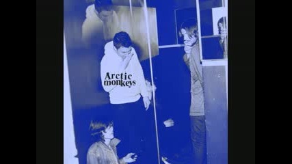 Arctic Monkeys - Crying Lightning (single version)