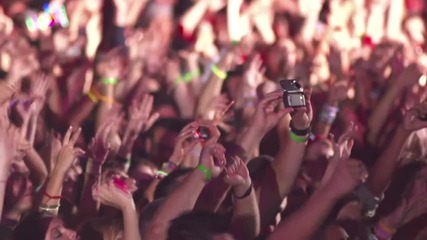 Skrillex - Breakn' a Sweat ft. Members of The Doors