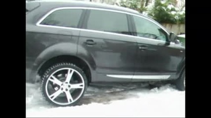 Защо се мъчиш в Снега Audi Q7